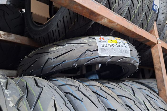 Ban soft compound murah buat motor matic dari Kenda 