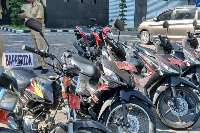 Kendaraan dinas Pemda Lamongan keciduk nunggak pajak