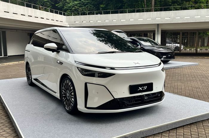 Xpeng X9 Facelift