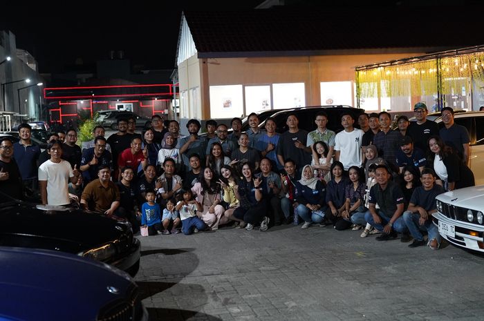 16th Anniversary BMW Car Clubs Indonesia (BMWCCI) Surabaya Chapter yang digelar di Benih Padi Caf&eacute; &amp; Resto, Surabaya