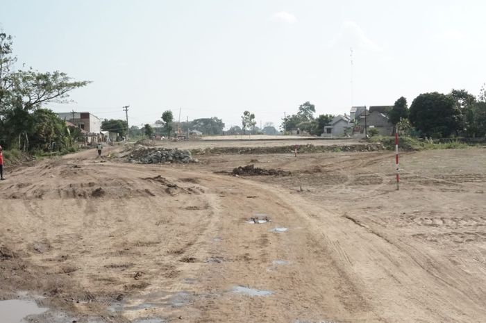 keberadaan ruas tol Prambanan&ndash;Purwomartani nantinya diharapkan mampu mengurangi beban lalu lintas di jalan nasional Solo-Yogyakarta 