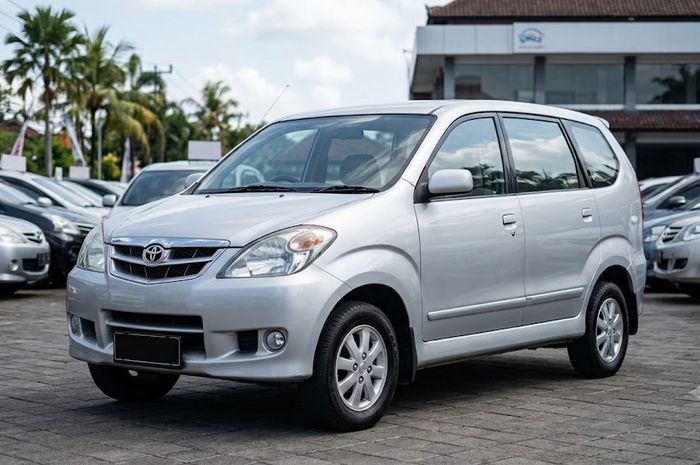 Mobil Bekas Toyota Avanza 2009