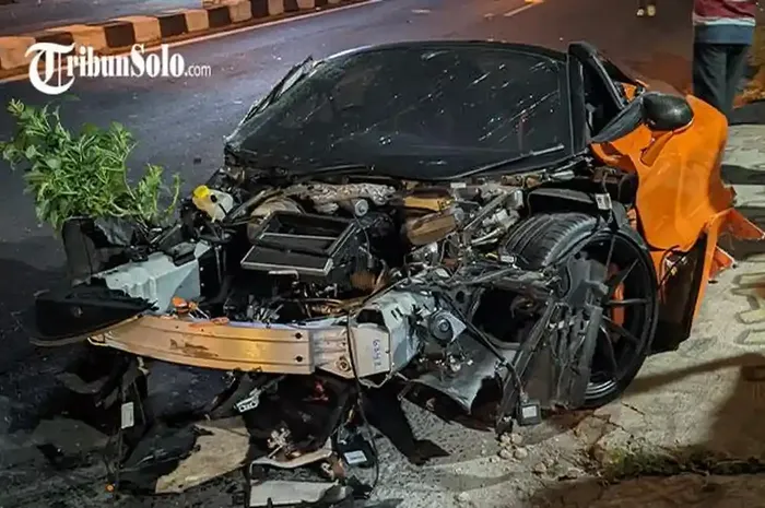 McLaren 720S Coupe milik Andra ST atau Paundra Alditama kecelakaan tunggal di Jalan Telukan, Grogol, Sukoharjo, Jawa Tengah