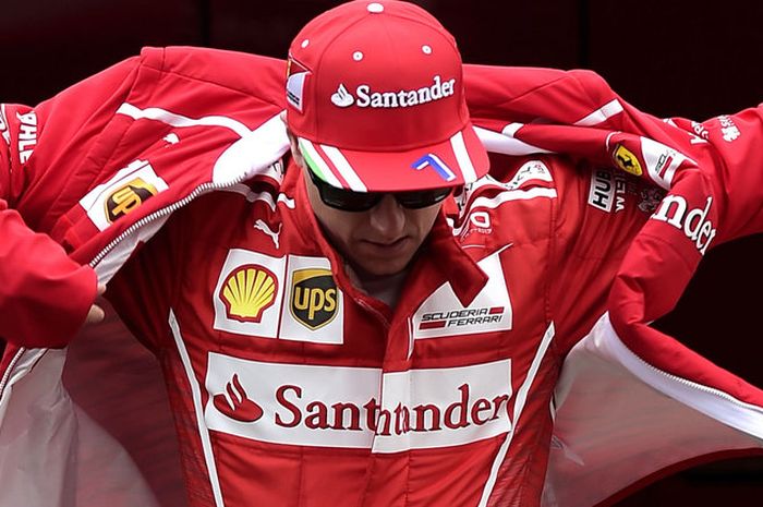 Kimi Raikkonen wear jacket