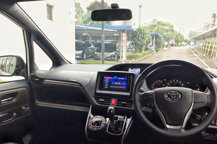 Ada cara mudah dan cepat menghilangkan panas kabin setelah mobil parkir terjemur matahari.