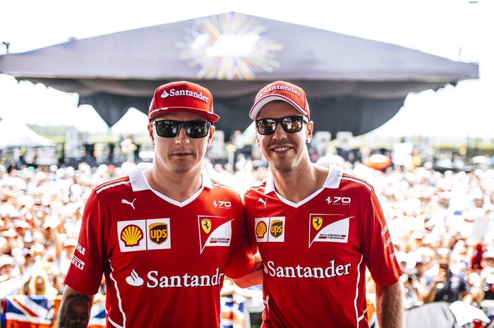 Akankah Kimi Raikkonen (kiri) membantu Sebastian Vettel dalam perebutan gelar juara dunia musim ini?