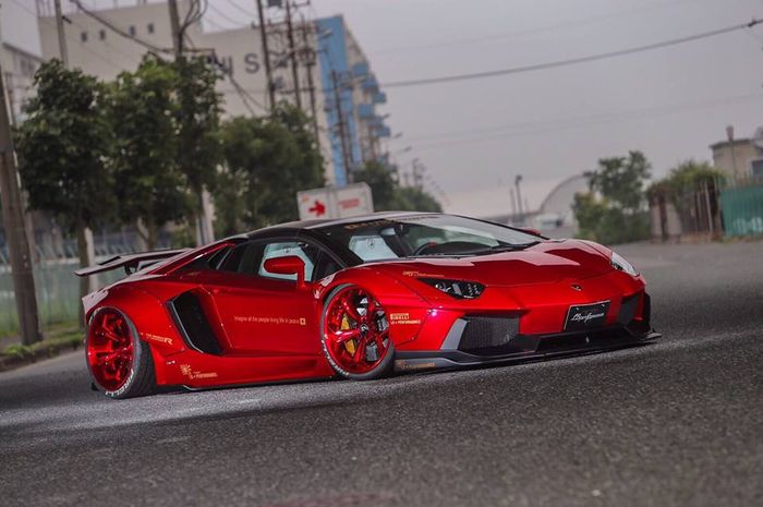 Body Kit Merah Membara Lamborghini Aventador Roadster 
