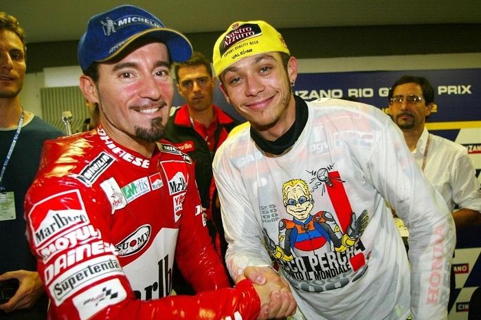 Max Biaggi dan Valentino Rossi sempat menjadi rival di MotoGP