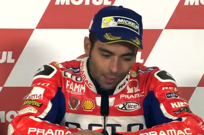 Danilo Petrucci memberikan komentar setelah naik podium GP Jepang 2017