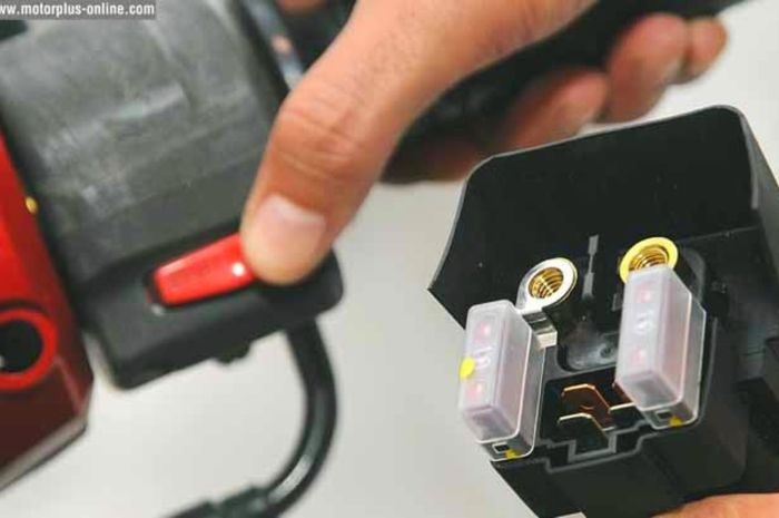 Electric starter macet bisa disebabkan karena kotoran