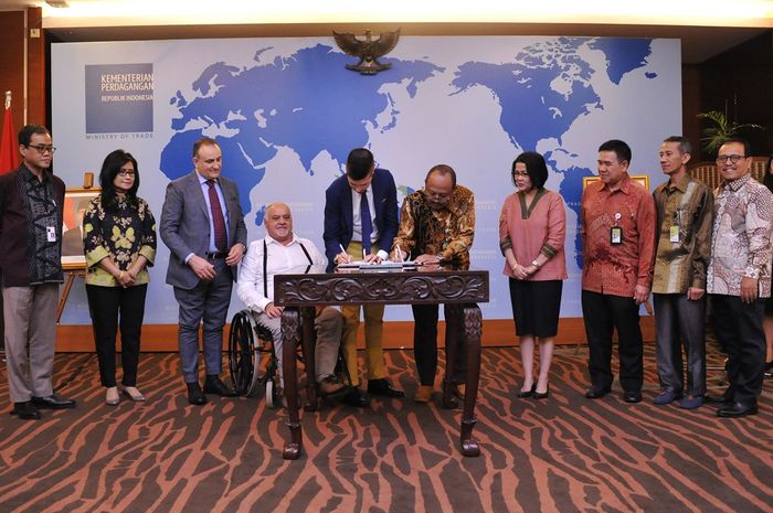 Penandatanganan kontrak kerjasama antara pertamina dan mitra dari luar negeri