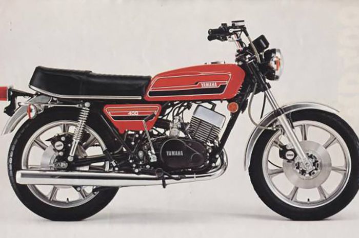 Yamaha RD400C
