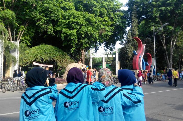 Driver Ojesy tampak rukun