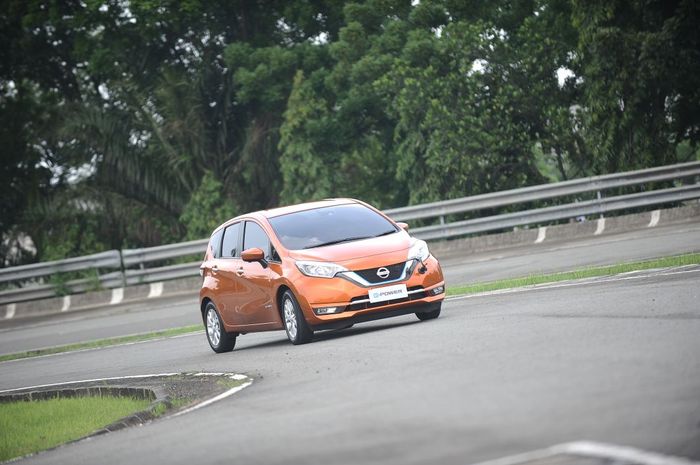 Nissan Note E-Power. OTOMOTIF mencobanya Di Kawarang