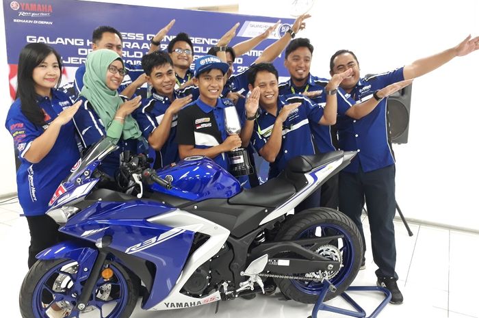 Galang pernah dilatih Valentino Rossi