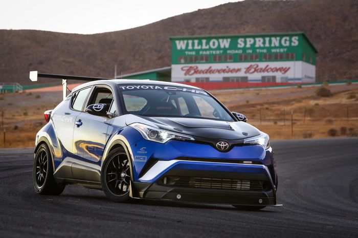 Tak Mau Kalah, Toyota Bawa Pasukan C-HR dan Camry Untuk SEMA 2017