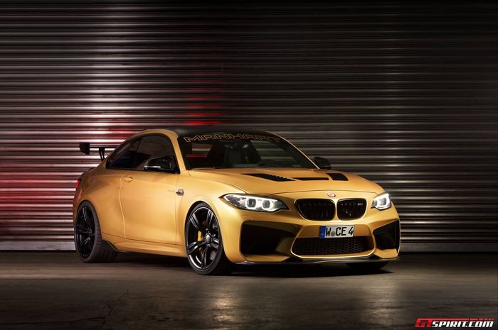 Manhart Buat BMW M2 Tampak Berkilau Dengan Warna Kuning Emas Dan Interior Alcantara