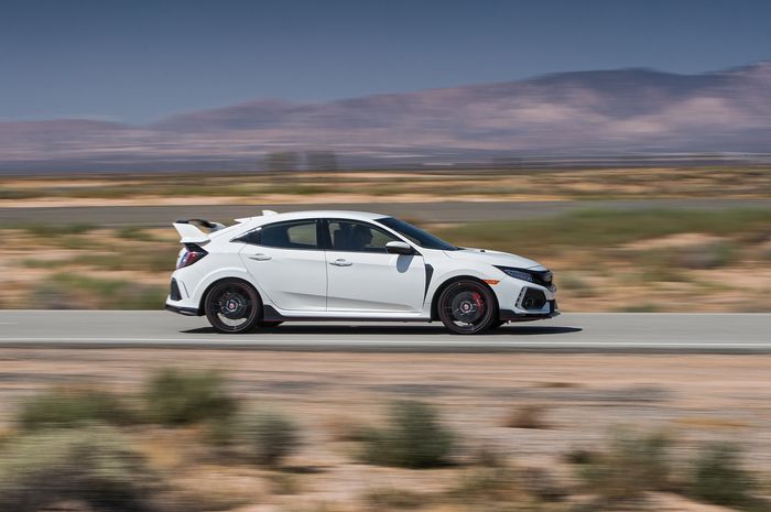 Civic Type R dipacu di trek 