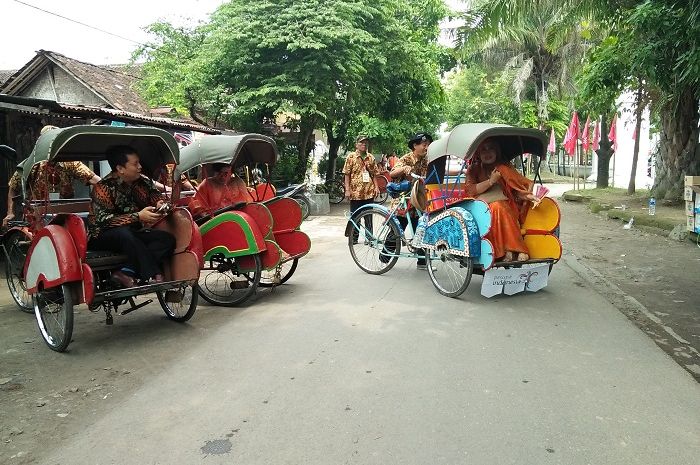 Becak yang digunakan di pernikahan anak Jokowi