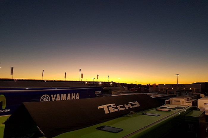 sirkuit Ricardo Tomo di pagi hari 