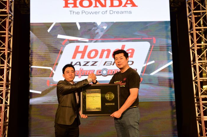 Honda Jazz Brio Tuning Contest mendapat award dari ROI
