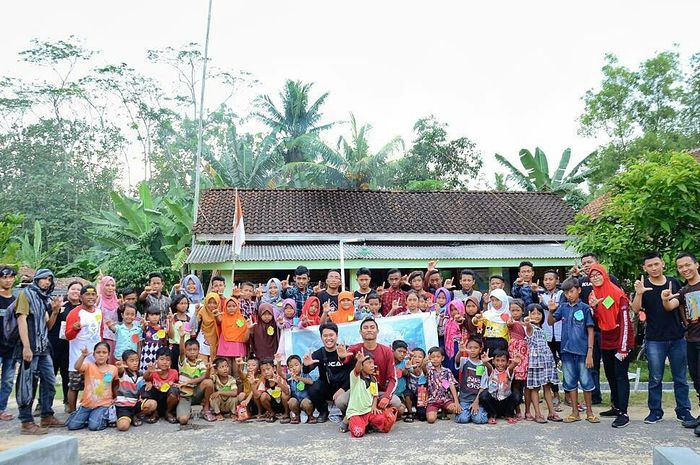 Serunya Komunitas Linescapade berbagi di pelosok Lampung