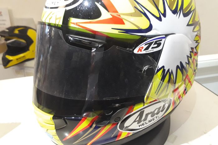 Ilustrasi Pemakaian Helm Dengan Tear Off