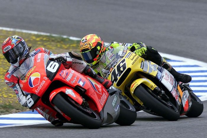 Norick Abe dan Valentino Rossi di GP500