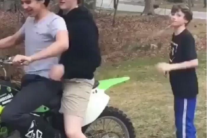 Video kocak cabut gigi anti mainstream