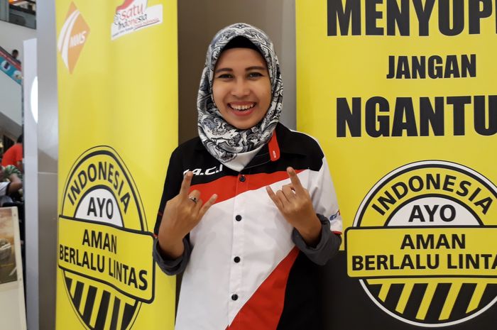 Amalia, anggota wanita Toyota Avanza Club Indonesia (TACI)