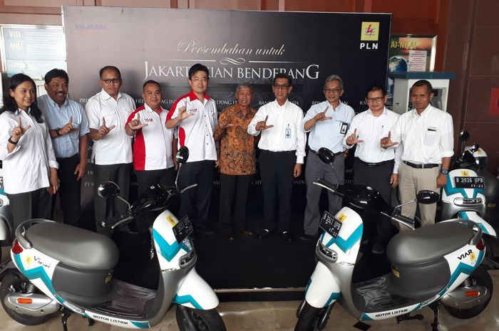 kerjasama Viar Motor Indonesia dengan PLN 