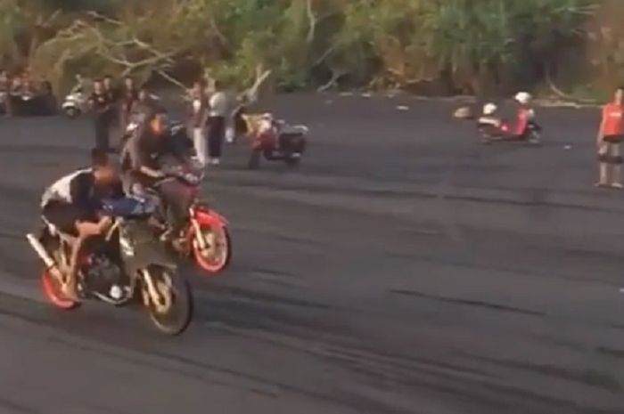 Balap Liar di Pantai