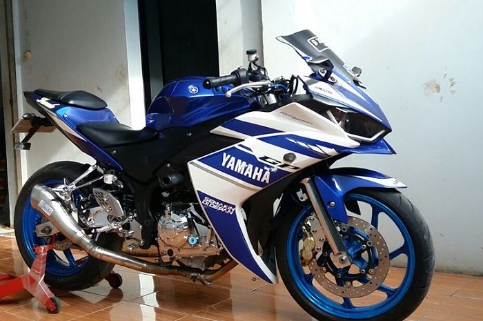 Foto ilustrasi Yamaha R25 lansiran 2014 hingga 2017