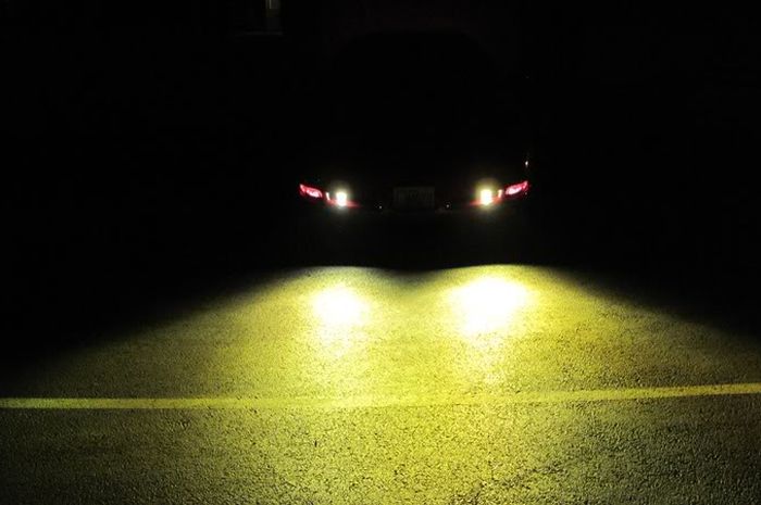 Lampu warna kuning cocok untuk hujan? Fakta atau Mitos?