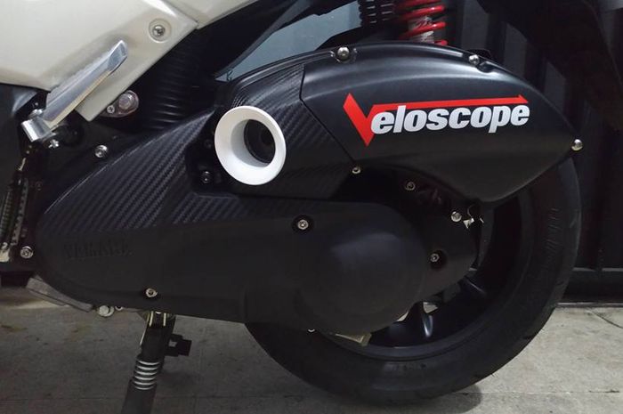 Veloscope terpasang di Yamaha Nmax