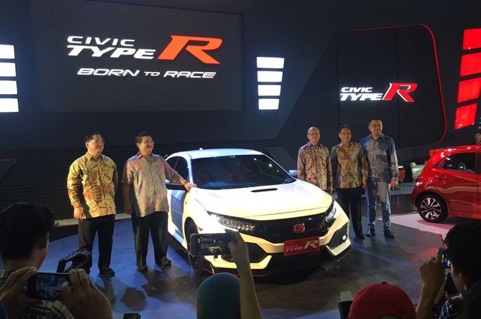 Honda bawa Civic Type R ke Pekan Otomotif Makassar 2017