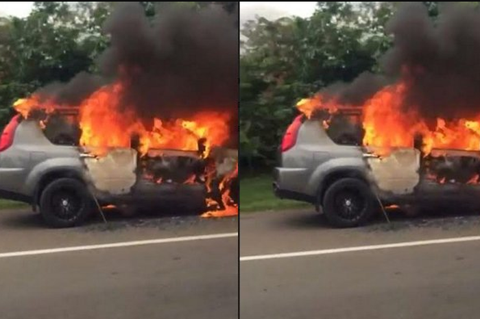 Nissan X-Trail terbakar di Tol Jagorawi