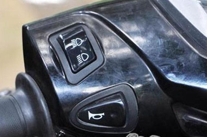 Saklar Lampu jauh dekat Honda Vario 125