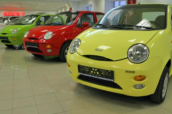Chery QQ, salah satu mobil pabrikan asal Tiongkok di Indonesia