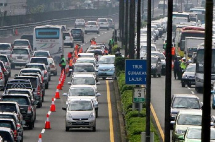 Sistem contra flow dilakukan untuk mengurai kemacetan