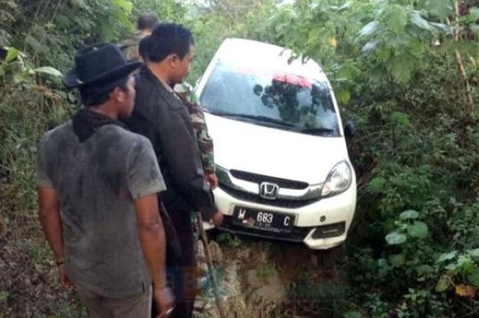Honda Mobilio Masuk Ke Hutan Bojonegoro, Tanpa Ada Pemiliknya