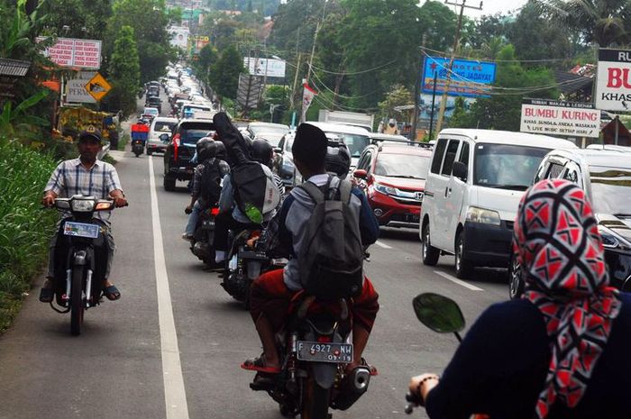 Ilustrasi jalur Puncak, Bogor