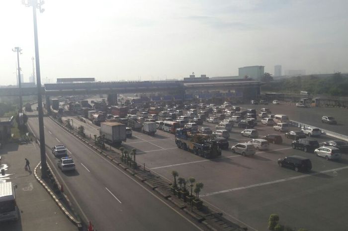 Gerbang Tol GT Cikarang Utama