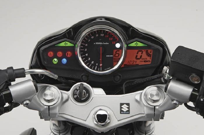 Fitur riding mode bisa dilihat pada spidometer Suzuki Inazuma 250