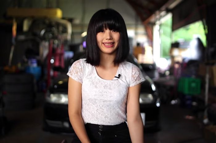 Gadis Cantik Beri Contoh Melafalkan Merek Jepang yang Benar - Otomania.com