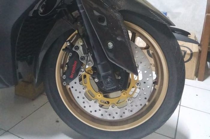 Disc brake Brembo di Yamaha Xmax