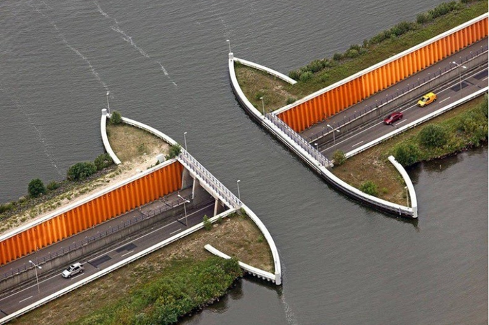 Aqueduct Veluwemeer di Belanda