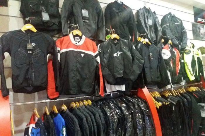 Ragam jaket dan rompi di tokoapparel.com, Jakarta