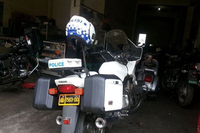 Satu unit motor dinas polisi berjenis Yamaha P900 yang sedang diservis di Merzyta Motor di Ciracas, Jakarta Timur, Jumat (19/1/2018).