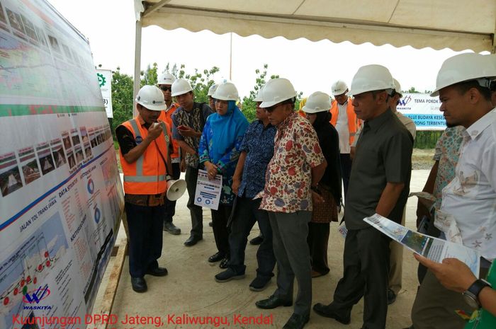 Komisi D DPRD Jateng saat cek Proyek Jalan Tol Batang-Semarang